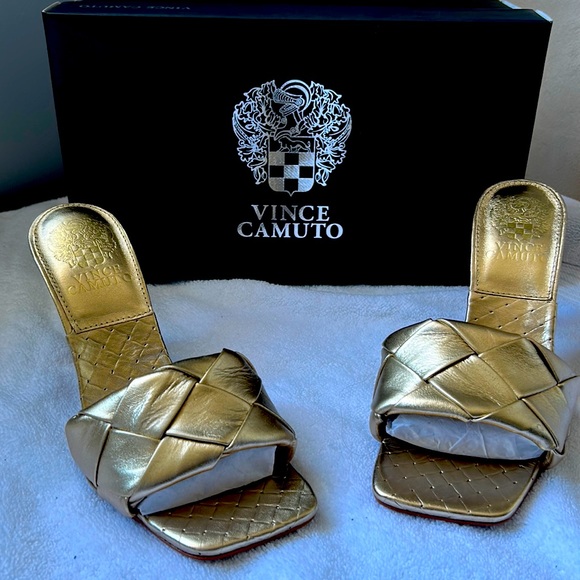 Vince Camuto - gold woven mule - size 6 - Picture 1 of 3